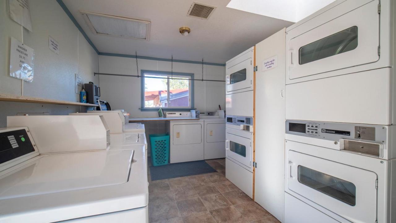 Outdoor Glamping Jayco Rv Ok35 Apartment โมอาบ ภายนอก รูปภาพ