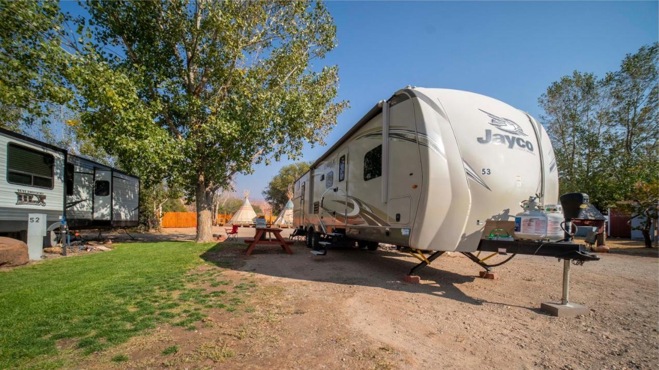 Outdoor Glamping Jayco Rv Ok35 Apartment โมอาบ ภายนอก รูปภาพ